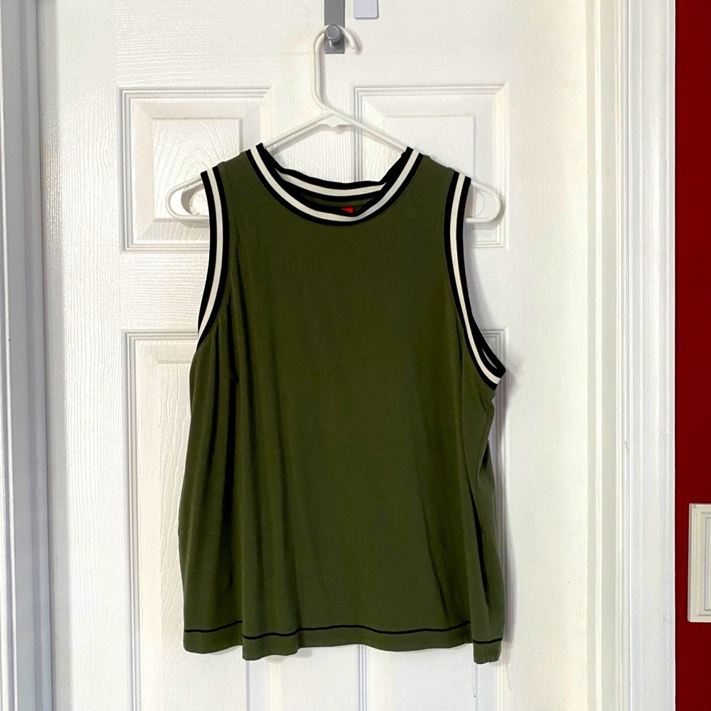 Hunter tank top